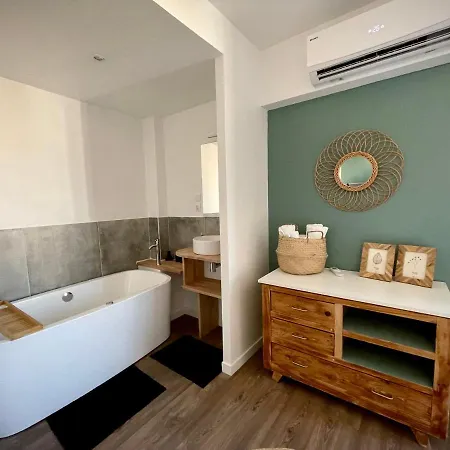 Très Bel Central, Au Calme Avec Balnéo Apartamento Perpiñán