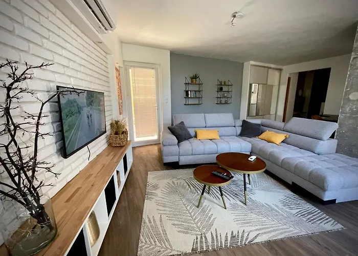 Tres Bel Central, Au Calme Avec Balneo Apartment